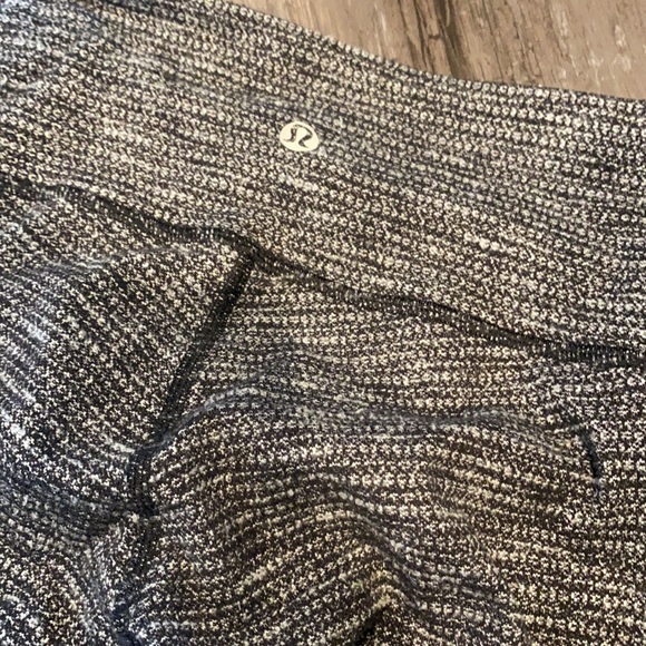 Lululemon leggings - Picture 2 of 4